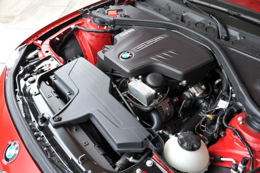  BMW 3-Series 2012 года  (фото 32 из 191)